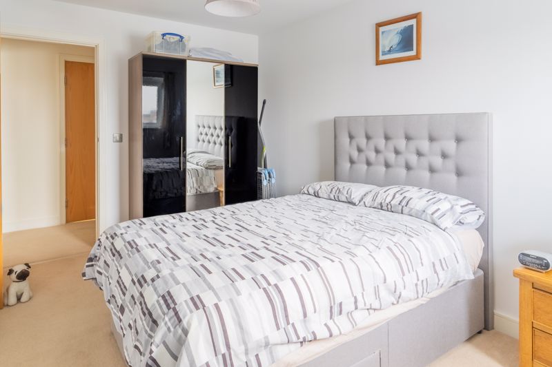 Bedroom- click for photo gallery